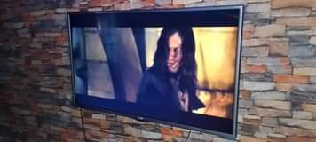 A picture of lg 42 inches smart TV few months use it has
