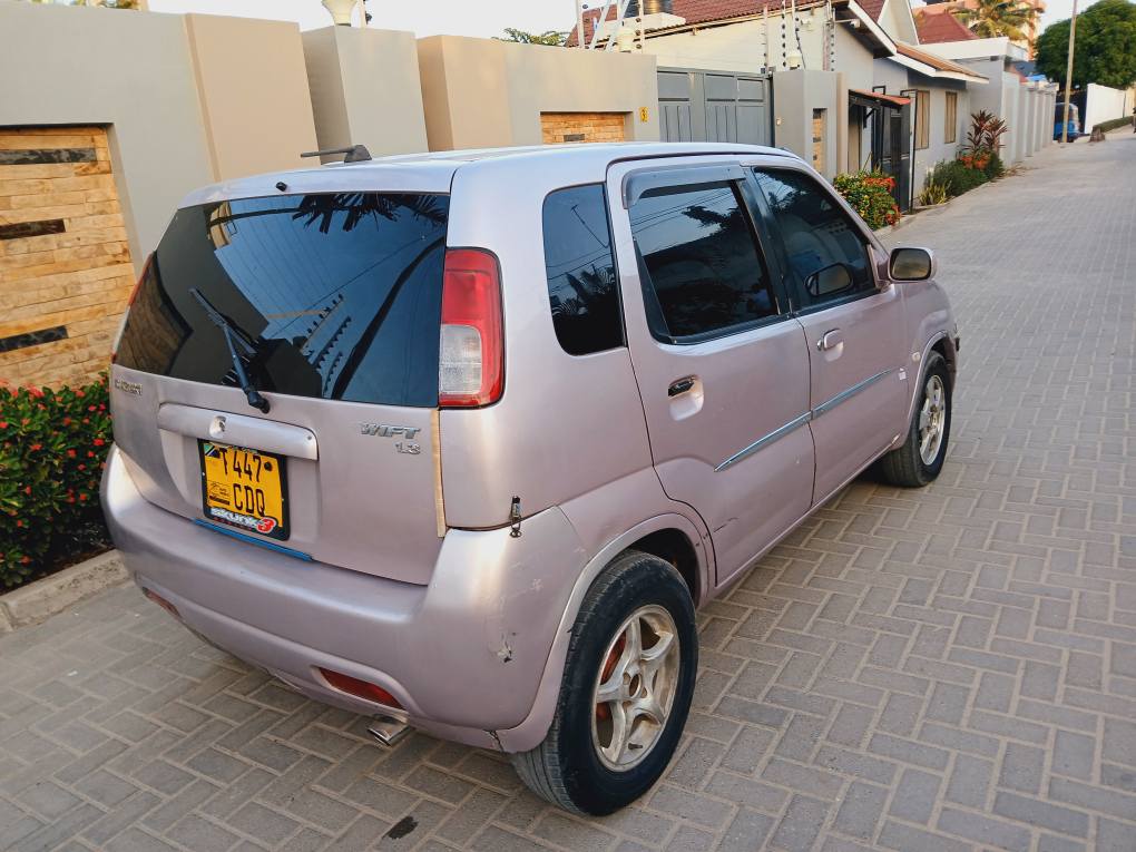 A picture of SUZUKI SWIFT