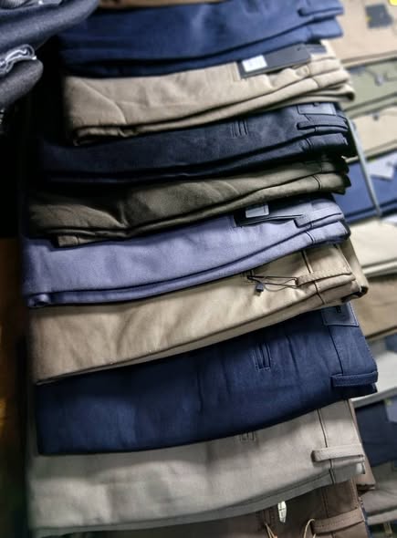A picture of Kaki trousers
