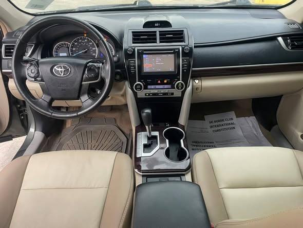 A picture of MASSIVE PRICE DROP Foreign Used Toyota Camry V6 2013 XLE