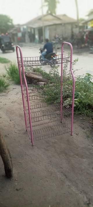 A picture of Nauza stend ya vyombo elfu 25 tu