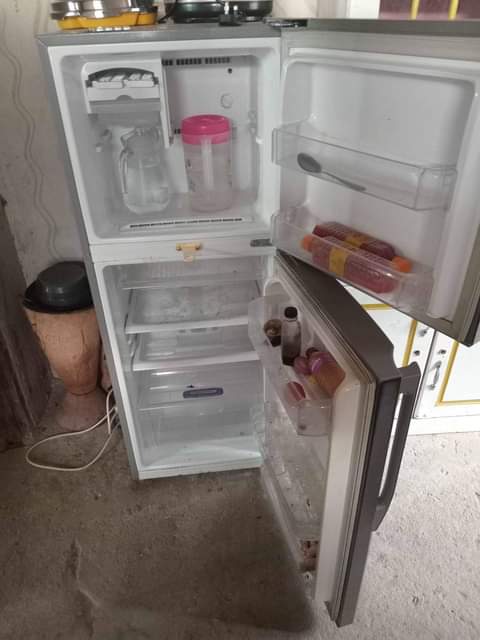 A picture of SAMSANG FRIDGE