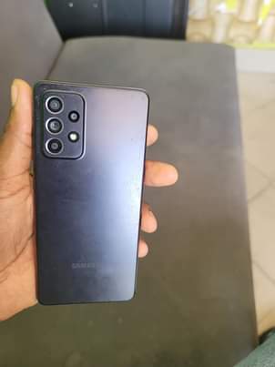 A picture of Samsung galaxy a52