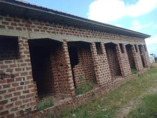 A picture of  18M RENTALS ON SALE 5single room with stores On