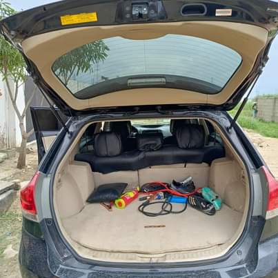 A picture of Few months registered 2012 Toyota venza complete first body Tokunbo