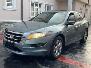 A picture of wow This is registered but not used Honda crosstour 2010
