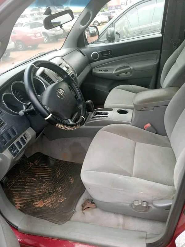 A picture of Toyota Tacoma Few months old Belgium grade Owerri imo state