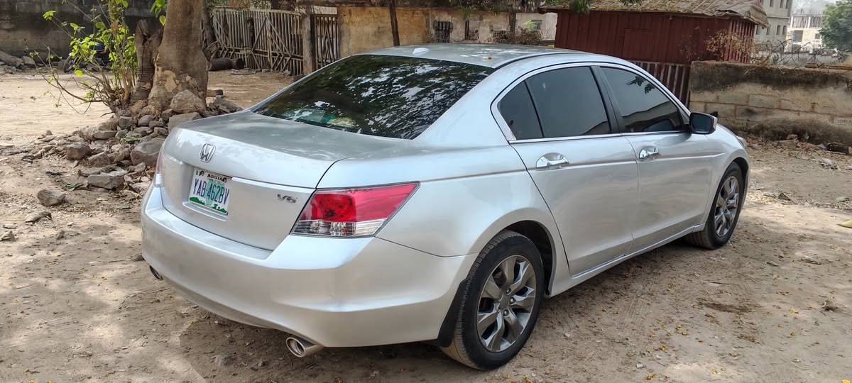 A picture of Honda Accord V6 2009