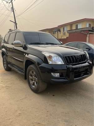 A picture of 2009 Toyota Land Cruiser Prado