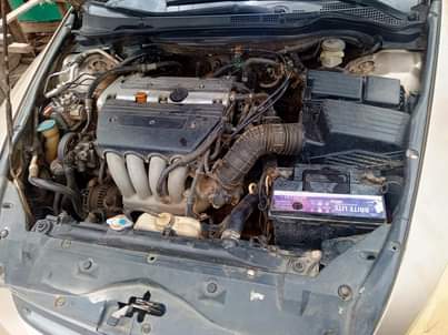 A picture of Awoo Awoo Honda Accord year 2005 first body engine and