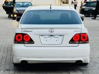 A picture of TOYOTA CROWN ATHLETE