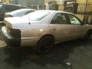 A picture of 2000 Toyota Camry Tiny light