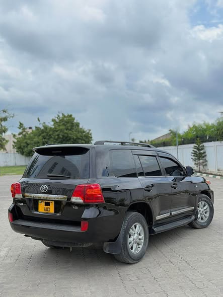 A picture of LAND CRUISER 200 series Spec VXR TM automatic Year 2008