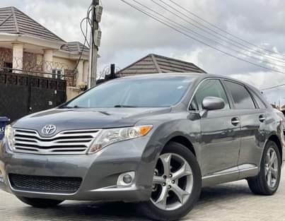 A picture of 2010 Toyota Venza 4Plugs