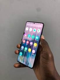 A picture of Samsung Galaxy s20 Plus 