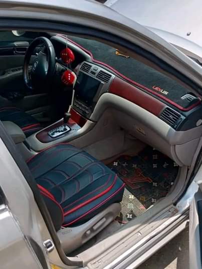 A picture of Es Lexus 330