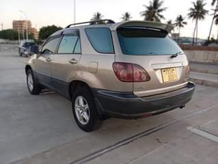 A picture of TOYOTA HARRIER