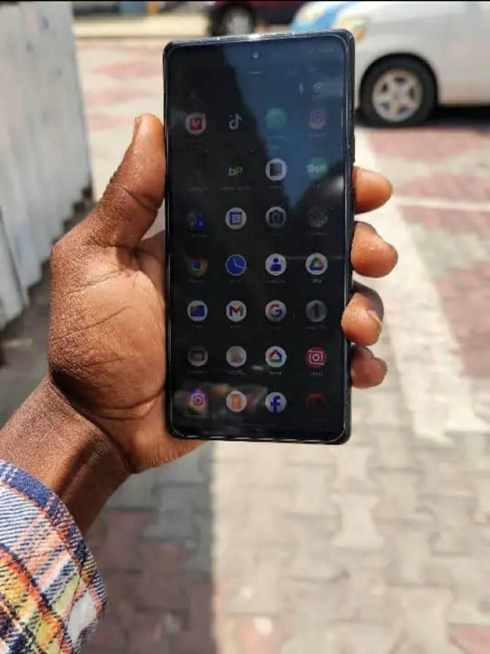 A picture of google pixel 6a