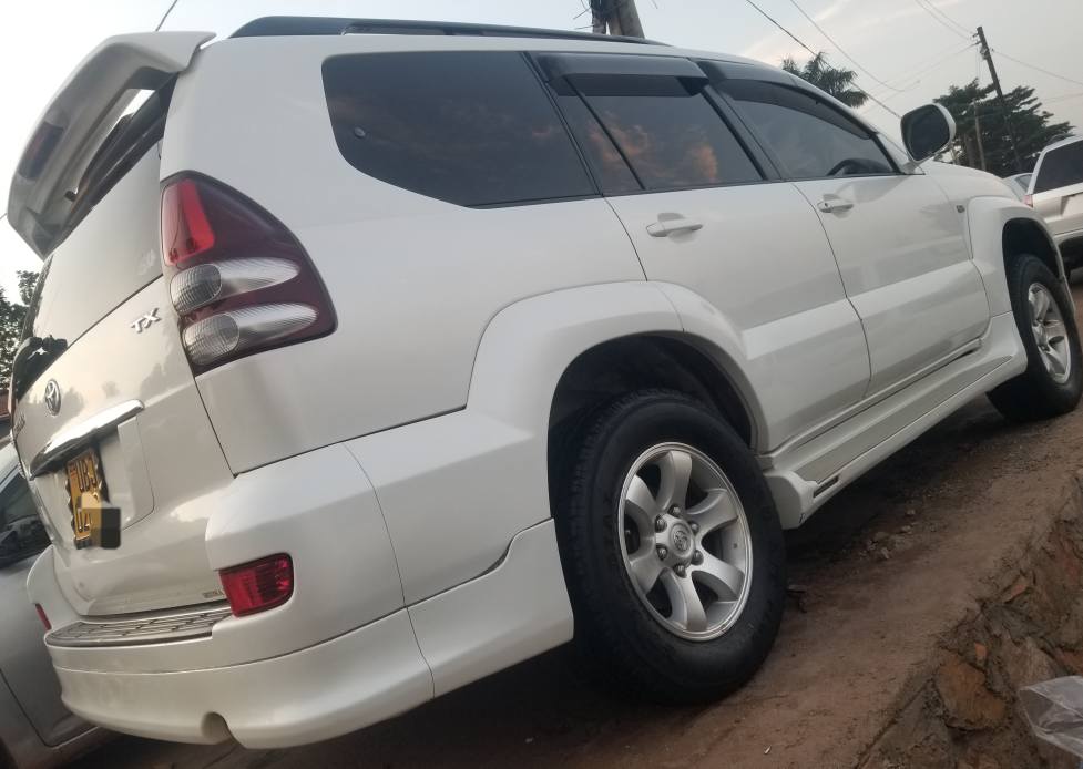 A picture of TOYOTA LAND CRUISER PARDO UBJ PRICE 85M PETROL WSTUP0759539100 CALL0776717226