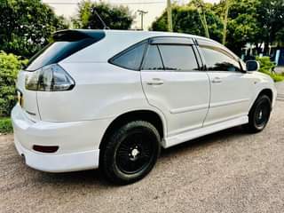 A picture of TOYOTA HARRIER GARI INAUZWA MWANZA