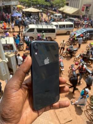 A picture of IPhone XR