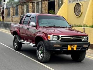 A picture of TOYOTA HILUX PICK UP DOUBLE CABIN