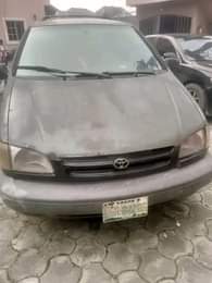 A picture of Now on distress Dealer buy Toyota sienna 1 4 last