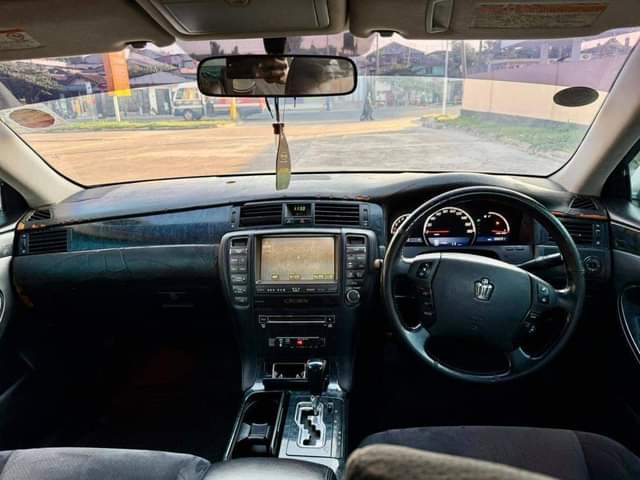 A picture of 2005 TOYOTA CROWN ATHLETE