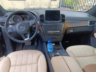 A picture of Mercedes Benz GLS450 2016
