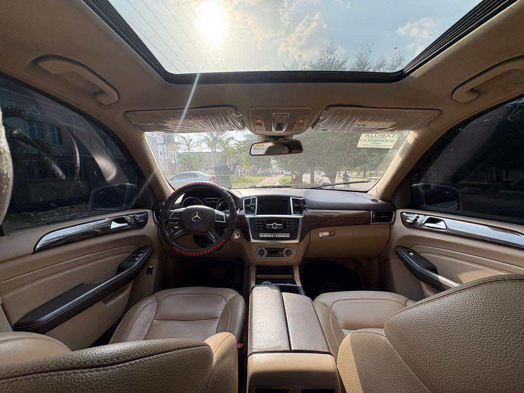 A picture of Mercedes Benz ML350