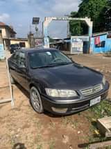 A picture of Partly first body Toyota Camry 2002 with a sound engine