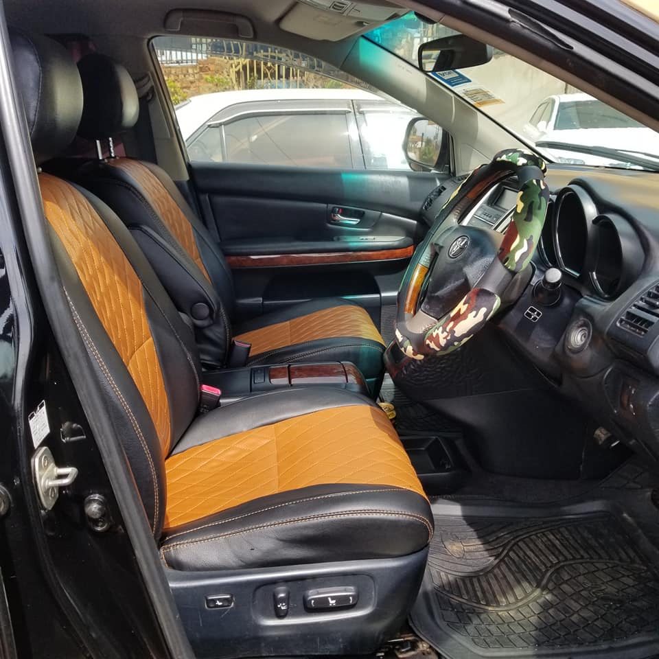 A picture of Toyota Harrier 2006