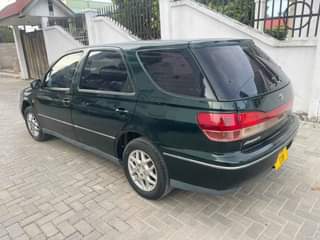 A picture of TOYOTA VISTA 0714058883