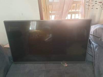 A picture of LG 43 Television