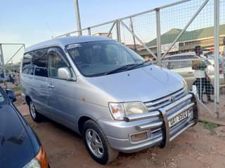 A picture of Toyota Noah 1998 model super extra