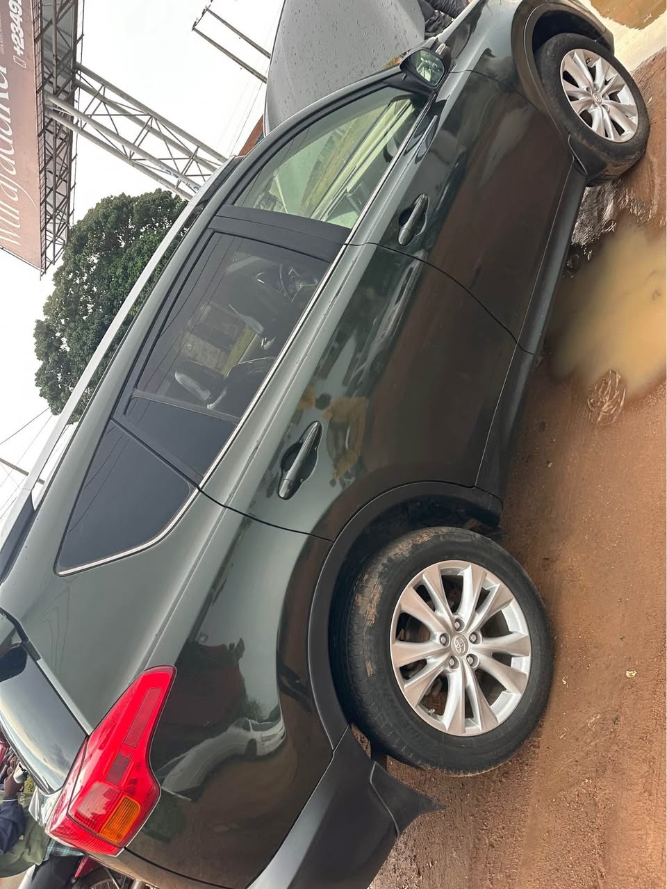 A picture of RAV4 2015