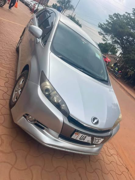 A picture of Toyota wish 34