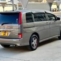 A picture of Toyota isis price 12 5M