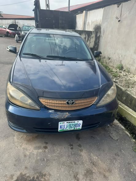 A picture of 2004 Toyota Camry