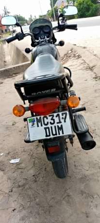 A picture of Boxer 125