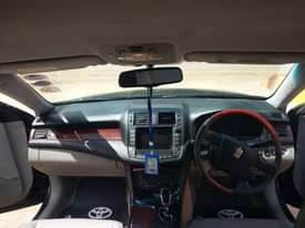 A picture of Toyota crown
