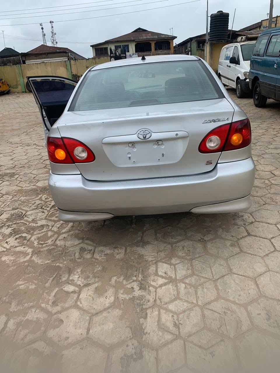 A picture of Toyota Corolla 06