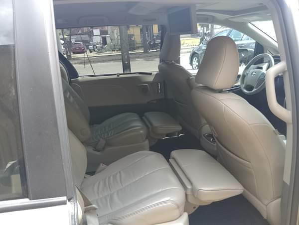 A picture of 2012 Toyota sienna Price 18m Location Amuwo odofin Lagos 07030746449