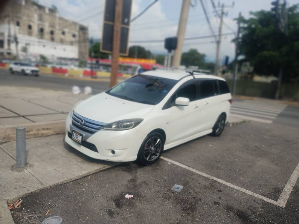nissan lafesta