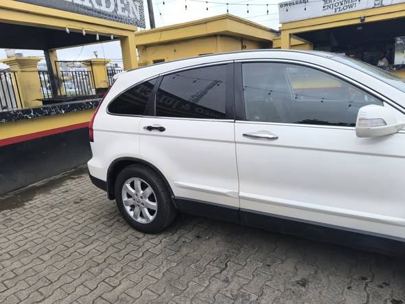 A picture of Honda CR V 2007 Manual transmission