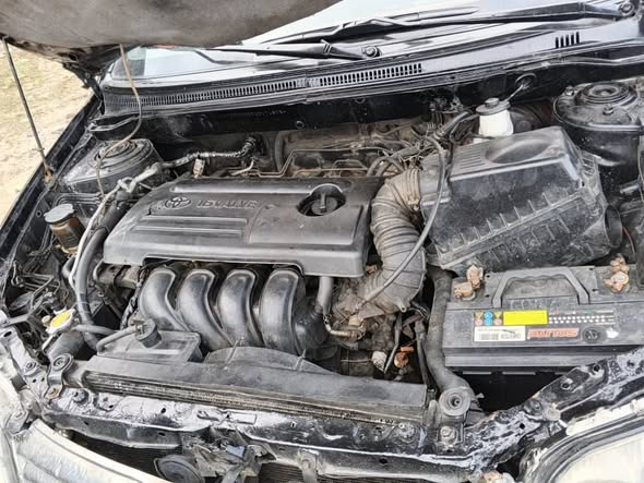 A picture of DISTRESS OWNER NEEDS MONEY NOW 05 TOYOTA COROLLA WITH SOUND