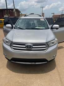 A picture of 2009 Toyota Highlander upgraded to 2013 07033667185