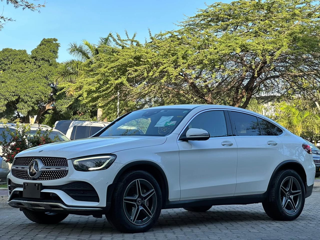 A picture of MERCEDES BENZ GLC 220D 4MATIC 2020 COUPE WHITE UNREGISTERED