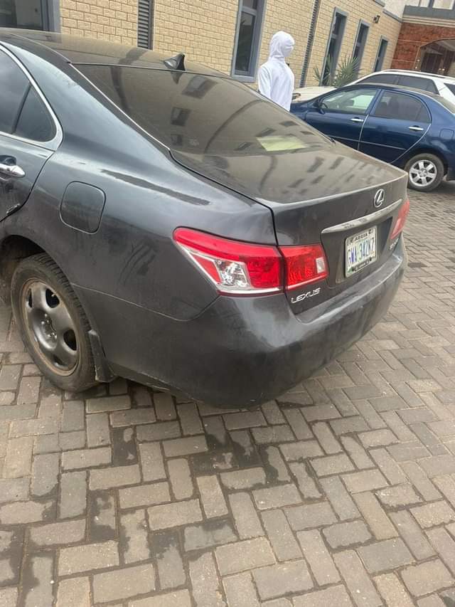 A picture of Neatly used Es 350 model 2011 first body use buy