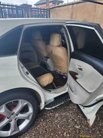 A picture of Toyota Venza 2011